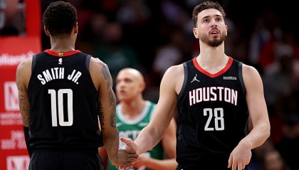 开云下载-这是优秀3D球员应有的表现？火箭锋线新星简直是被各种打爆？